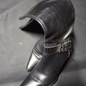 Elegant Black Women's Boots
